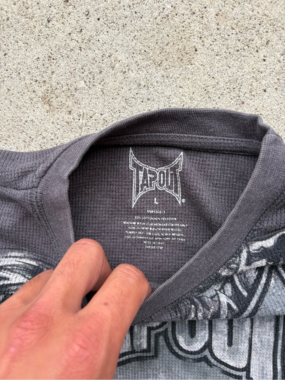 Vintage Y2K Tapout Thermal Long Sleeve Shirt Tiger Graphic Waffle Knit Grey L - Picture 3 of 3